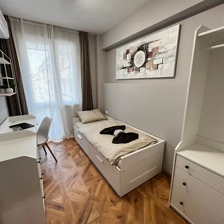 Monaco 100 Sq M 3bdr On Oborishte Street With Wifi *