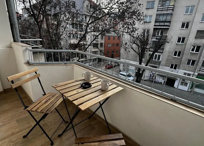 Апартамент Monaco 100 Sq M 3bdr On Oborishte Street With Wifi София