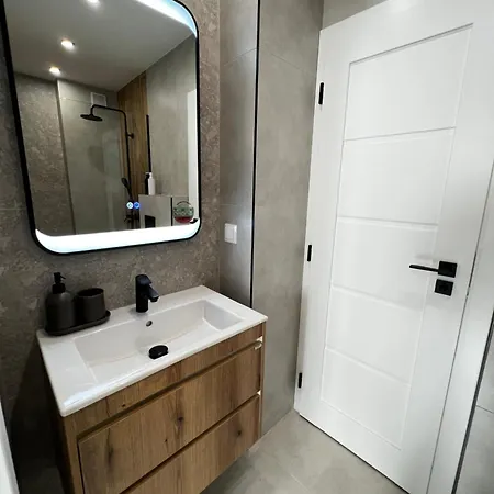 Monaco 100 Sq M 3bdr On Oborishte Street With Wifi Lejlighed
