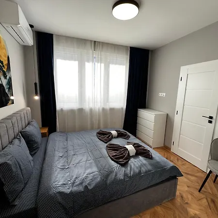 Monaco 100 Sq M 3bdr On Oborishte Street With Wifi Lejlighed Sofia