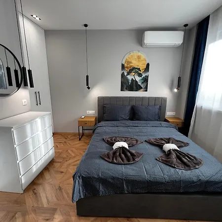 Monaco 100 Sq M 3bdr On Oborishte Street With Wifi Apartmán *
