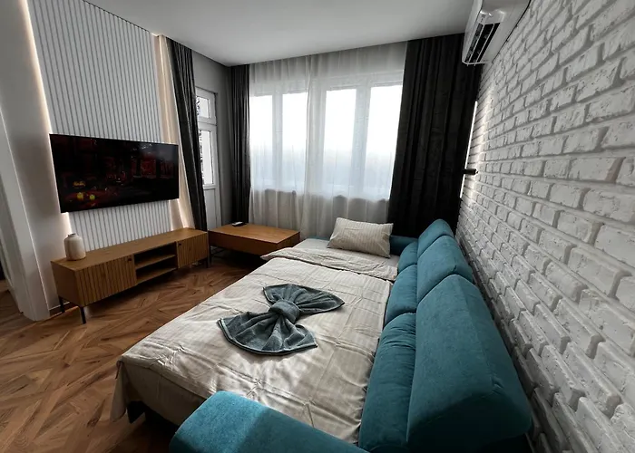 Monaco 100 Sq M 3bdr On Oborishte Street With Wifi *